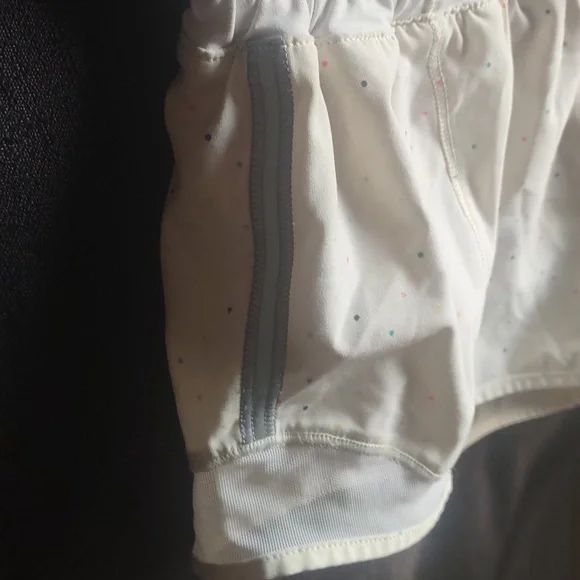 Lululemon Hotty Hot Shorts - Picture 2 of 7